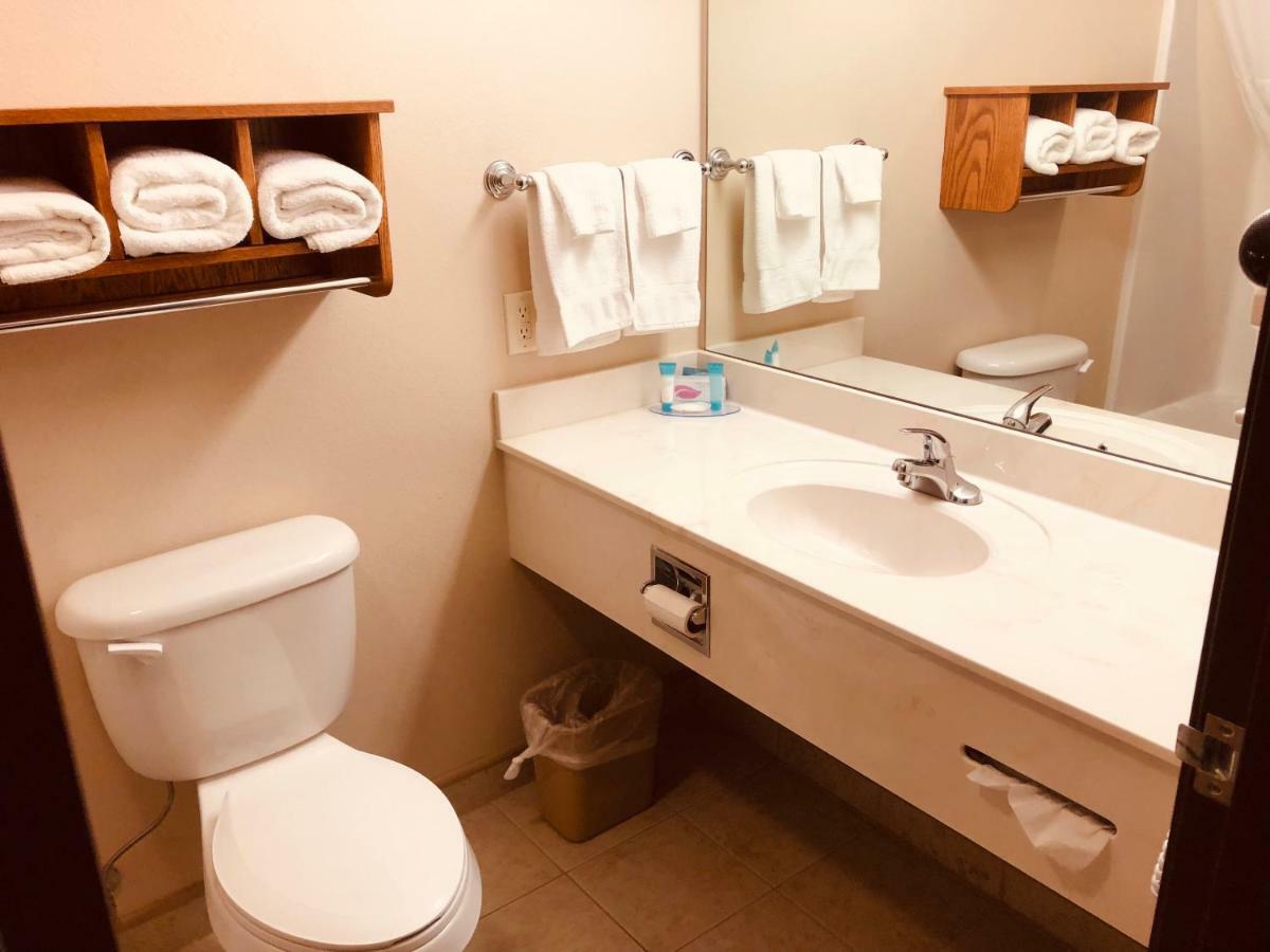 Shenandoah Inn & Suites מראה חיצוני תמונה