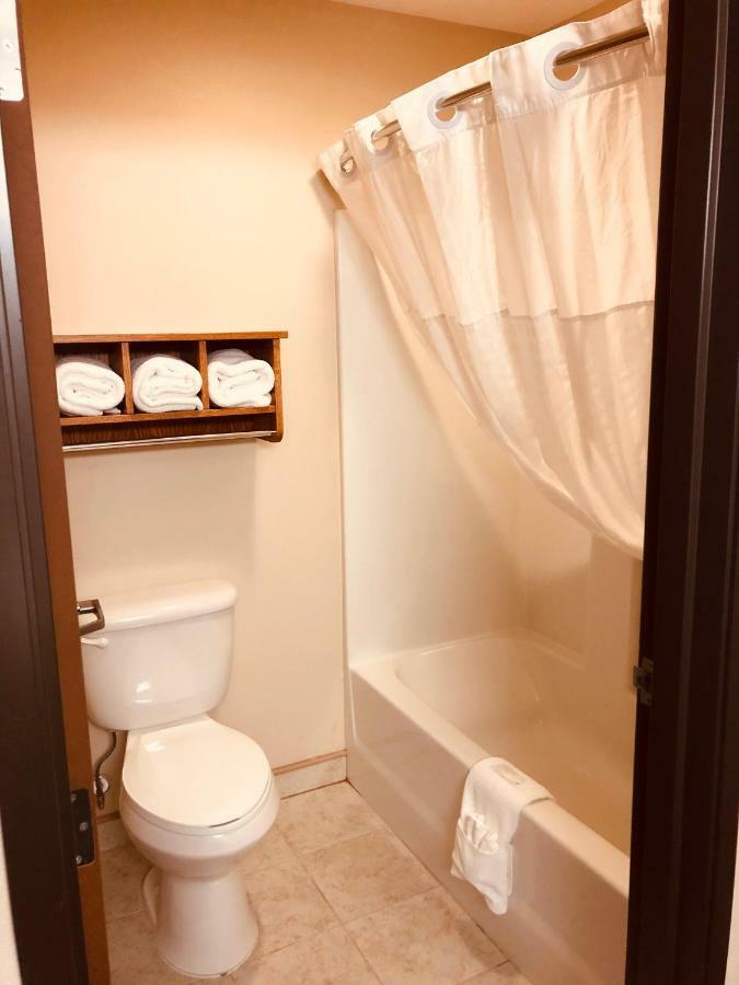 Shenandoah Inn & Suites מראה חיצוני תמונה
