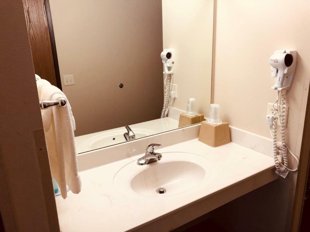 Shenandoah Inn & Suites מראה חיצוני תמונה