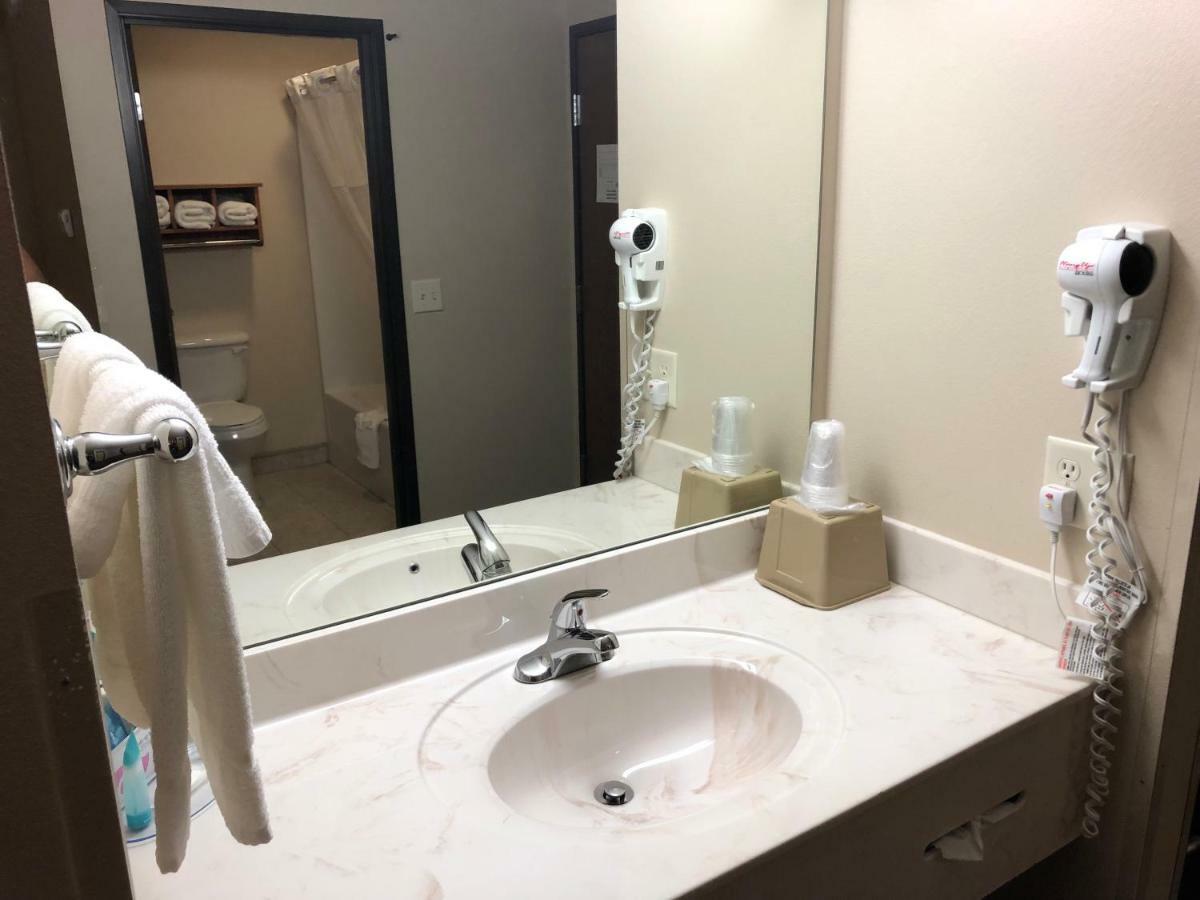 Shenandoah Inn & Suites מראה חיצוני תמונה