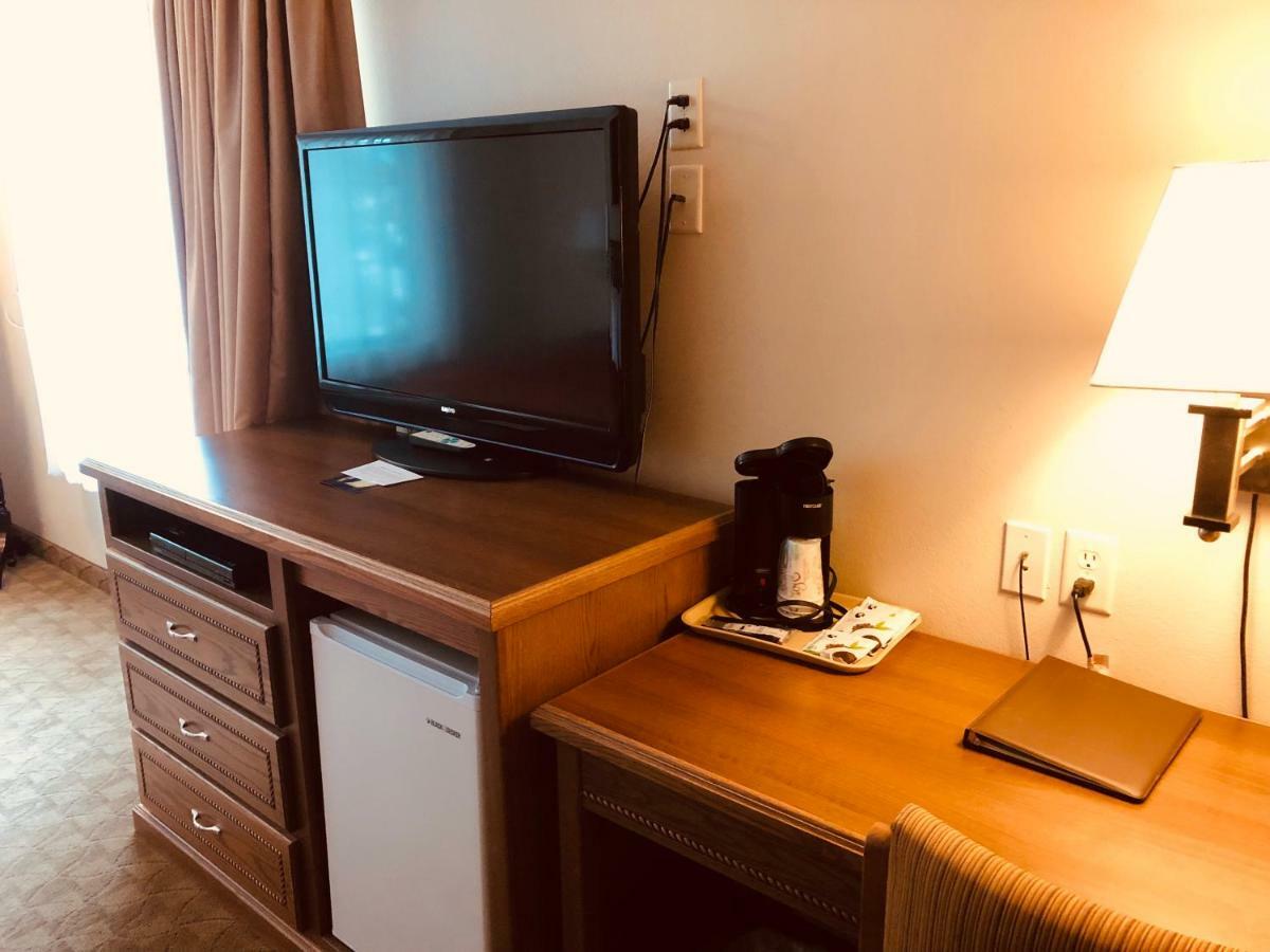 Shenandoah Inn & Suites מראה חיצוני תמונה