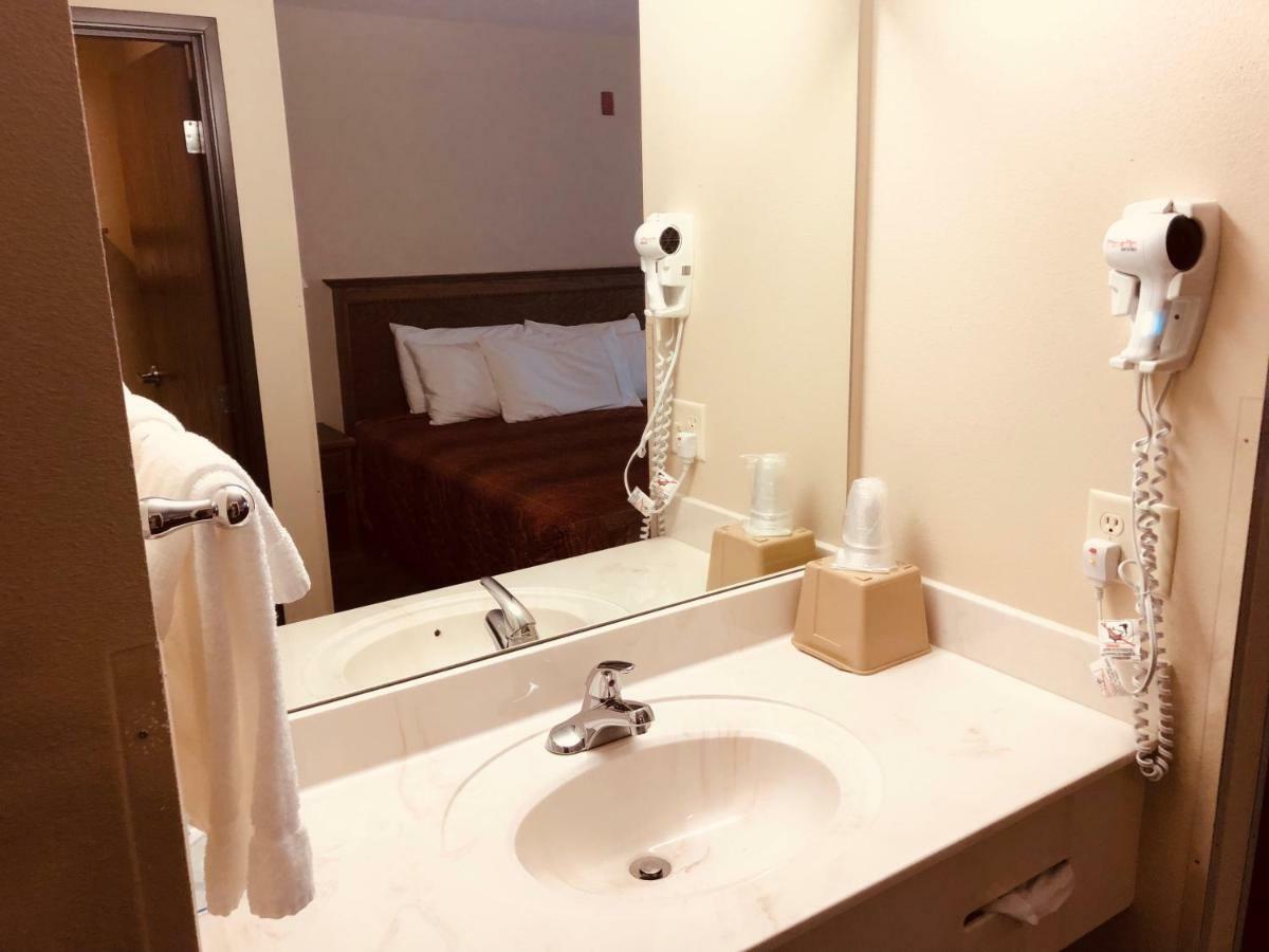 Shenandoah Inn & Suites מראה חיצוני תמונה
