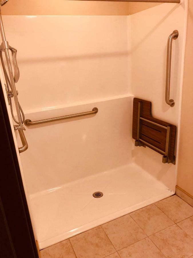 Shenandoah Inn & Suites מראה חיצוני תמונה
